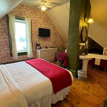 La Belle Victorienne Hotel Magog Kültér fotó