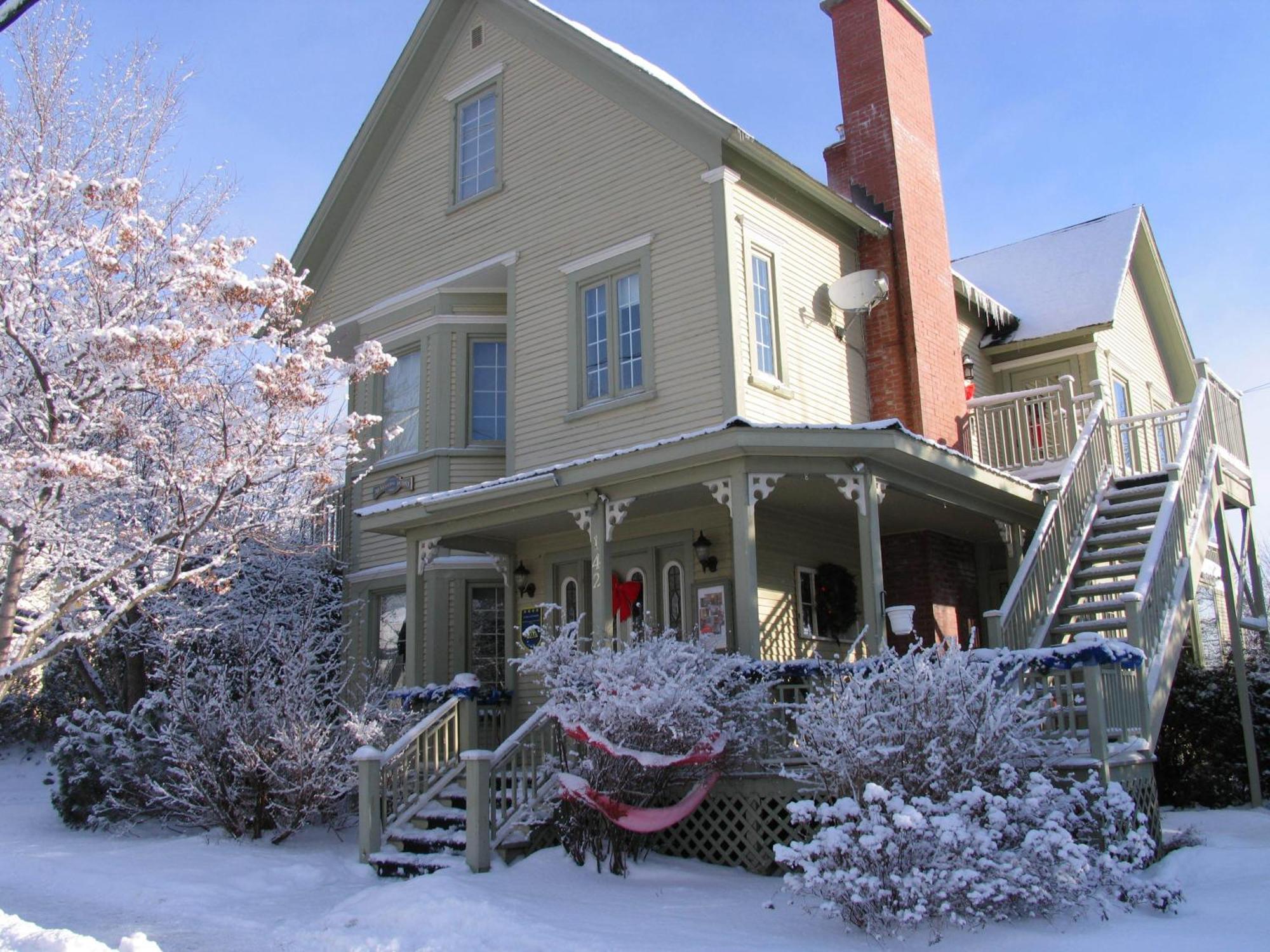 La Belle Victorienne Hotel Magog Kültér fotó