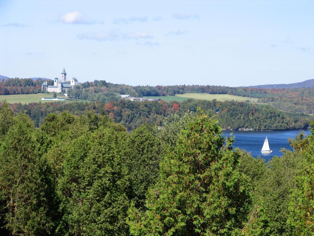 La Belle Victorienne Hotel Magog Kültér fotó