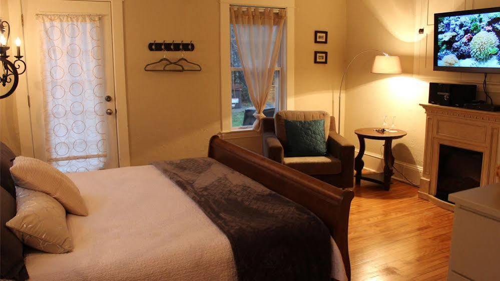 La Belle Victorienne Hotel Magog Kültér fotó