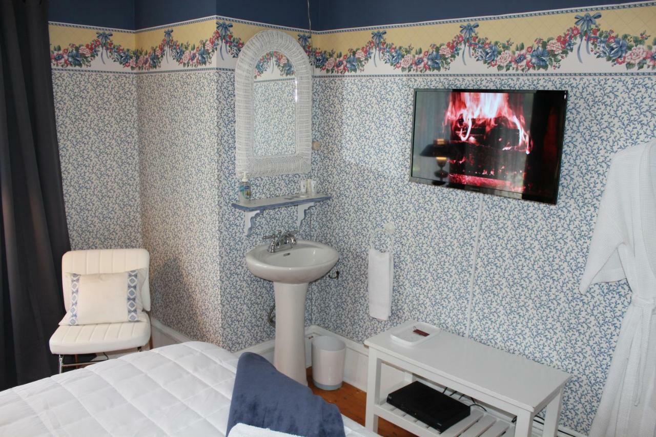 La Belle Victorienne Hotel Magog Kültér fotó